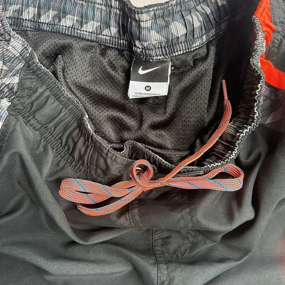 Nike Swim Trunks Mens Medium Black Gray Neon Orange Mesh Lined Board Shorts